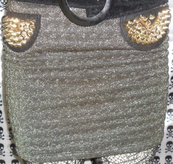 Saia customizada com Spike